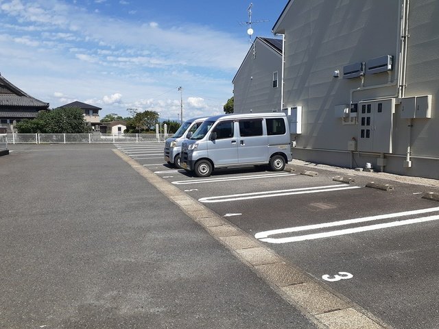 駐車場　駐車スペースもあります