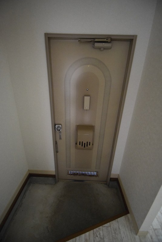 玄関　現況優先