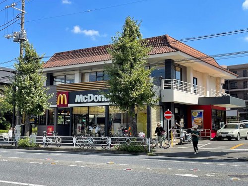 飲食店　マクドナルド 港南中央店（飲食店）まで718m