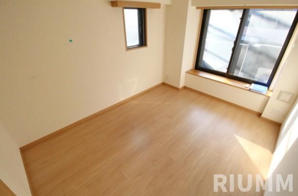 都営浅草線 馬込駅 徒歩11分 8階建 築15年の居間写真