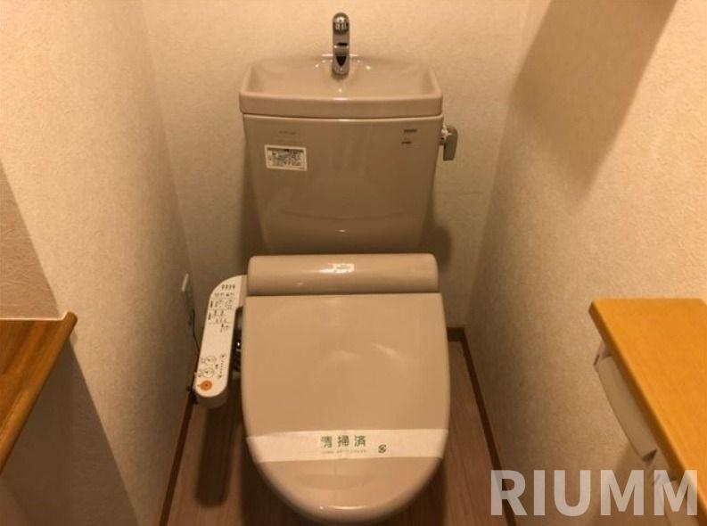 都営浅草線 馬込駅 徒歩11分 8階建 築15年のトイレ写真