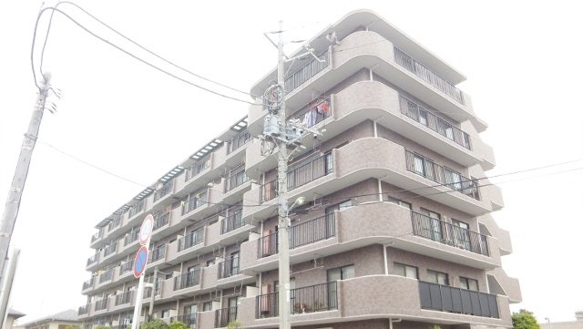 建物外観　大型賃貸マンションです