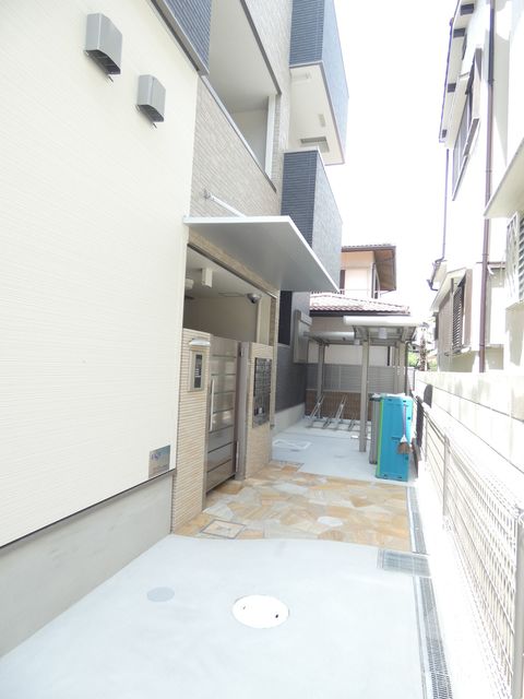 阪急神戸線 園田駅 徒歩8分 3階建 築6年の外観写真