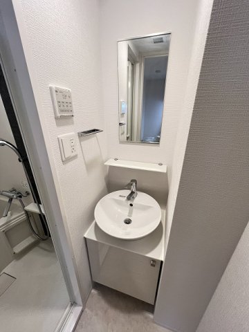 洗面設備　スペースが確保できる洗面所です