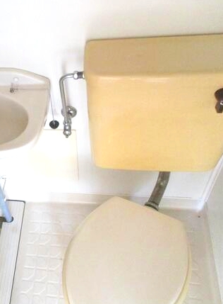 ＪＲ中央線 荻窪駅 徒歩10分 2階建 築39年のトイレ写真