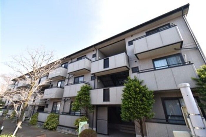 小田急小田原線 秦野駅 バス乗車時間：10分 最寄りバス停で下車 徒歩7分 築25年