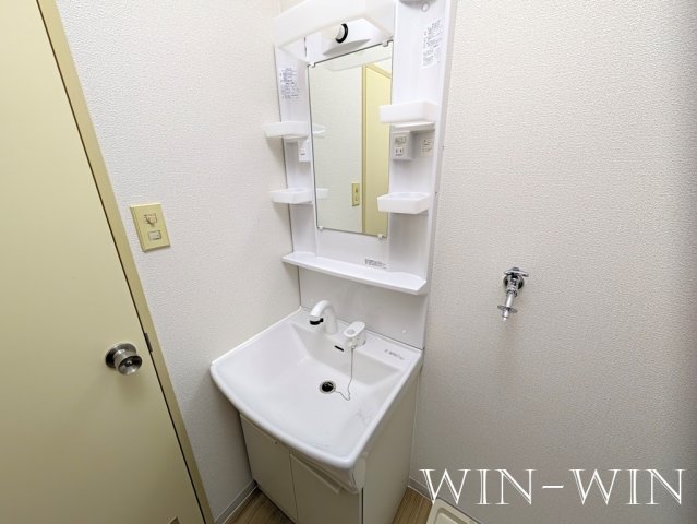 洗面設備　イメージ（同建物内別部屋の写真です）