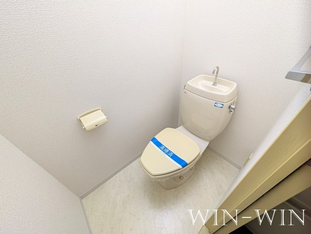 トイレ　イメージ（同建物内別部屋の写真です）
