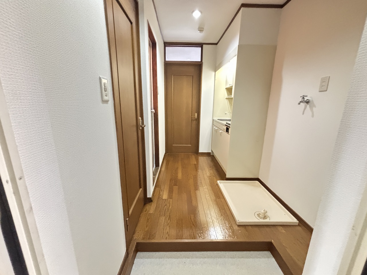 山本住宅の玄関写真