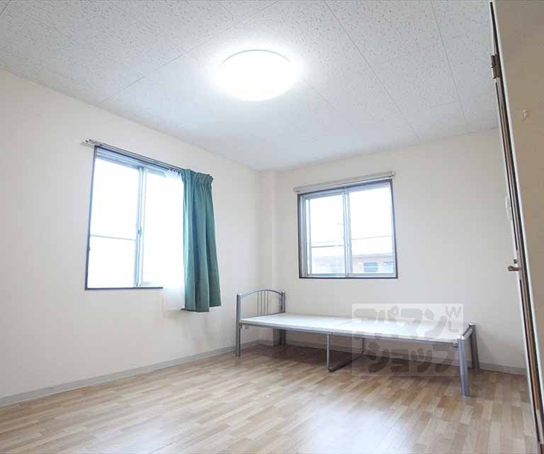 あさひ接骨院ビルの居間写真