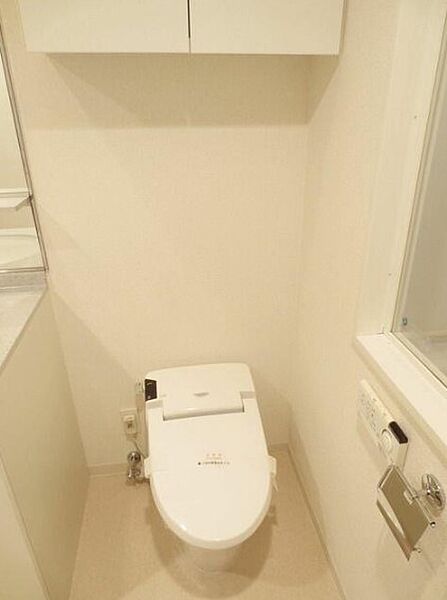 ＪＲ山手線 渋谷駅 徒歩7分 14階建 築21年のトイレ写真