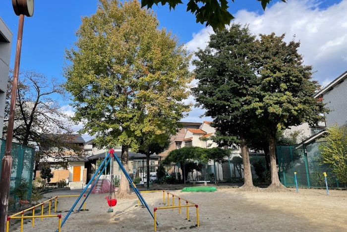 公園　亀島公園（公園）まで300m