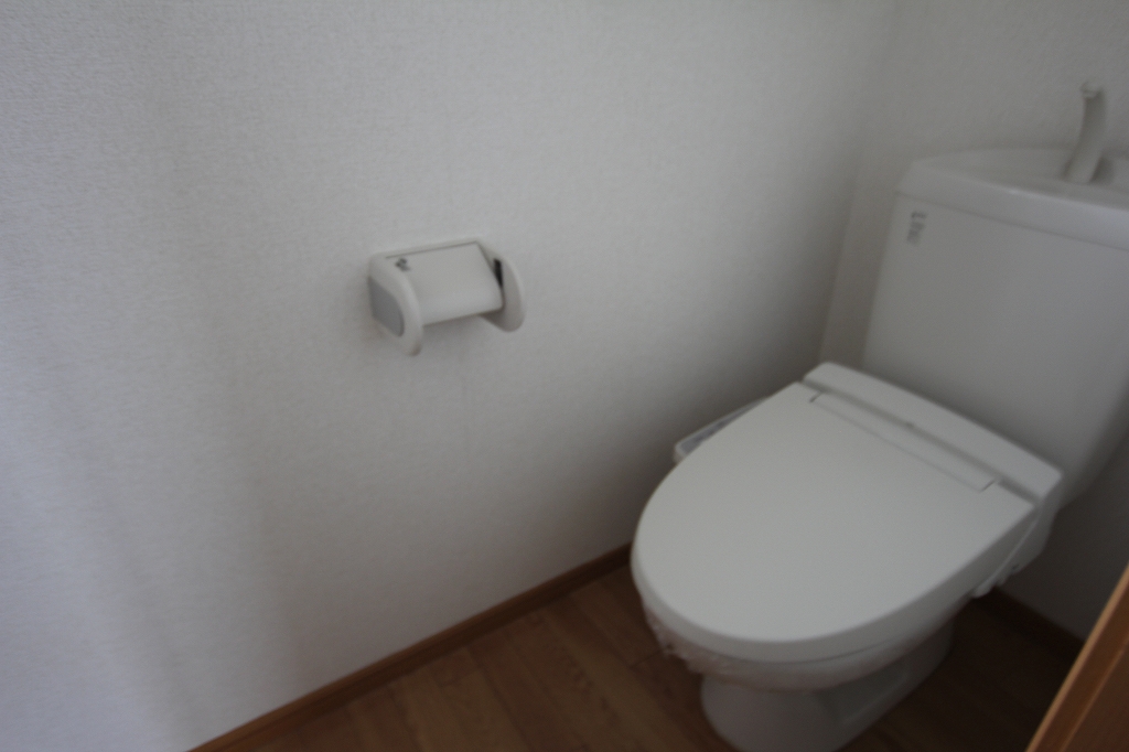 ＪＲ山陽本線 東尾道駅 徒歩30分 2階建 築20年のトイレ写真