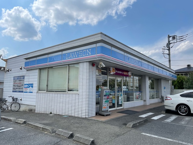 コンビニ　ローソン（コンビニ）まで700m