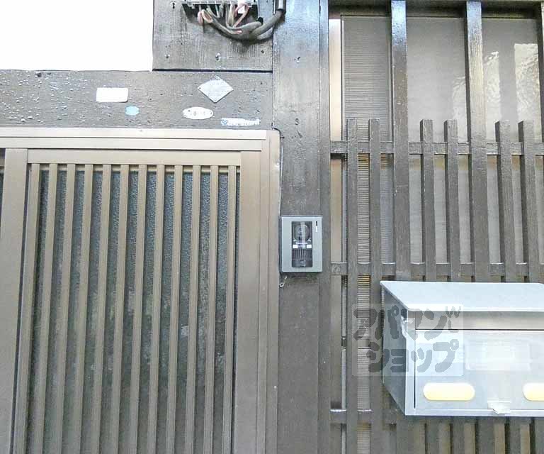 新丸太町貸家49の外観写真