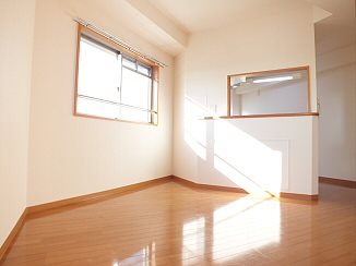 京王線 上北沢駅 徒歩5分 10階建 築25年の居間写真