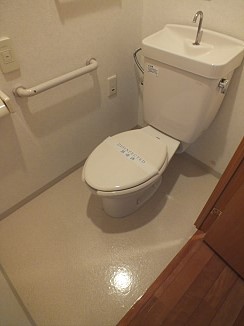 京王線 上北沢駅 徒歩5分 10階建 築25年のトイレ写真