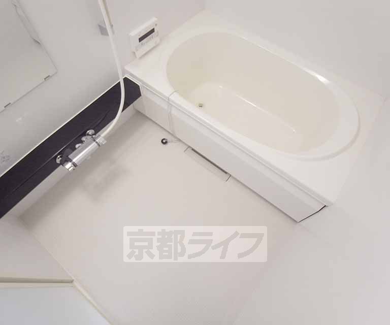 バス・シャワールーム　シックな浴槽です・
