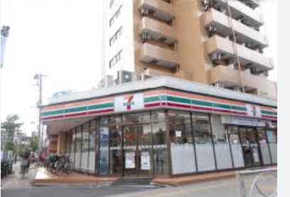 コンビニ　セブンイレブン 足立梅島1丁目店（コンビニ）まで558m