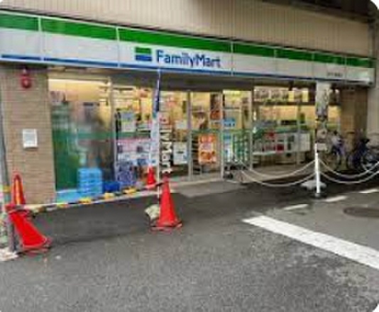 コンビニ　ファミリーマート（コンビニ）まで160m