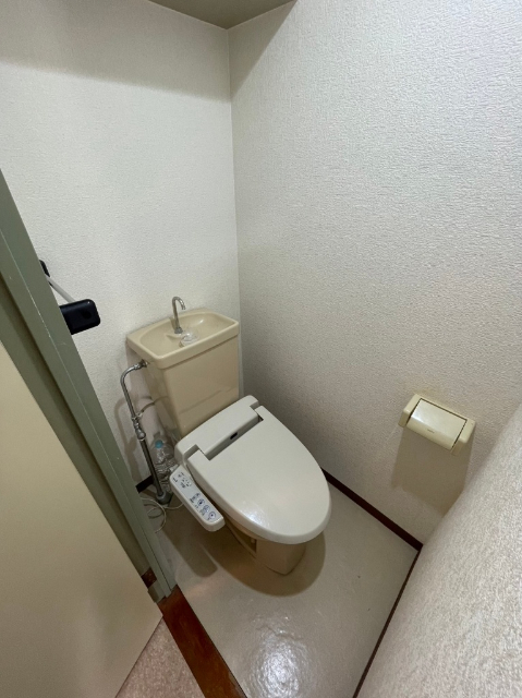 ルミエール蒔田のトイレ写真