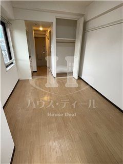 ＪＲ京浜東北線 川口駅 徒歩10分 6階建 築36年の居間写真