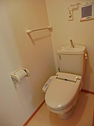 トイレ　うれしい温水洗浄便座付