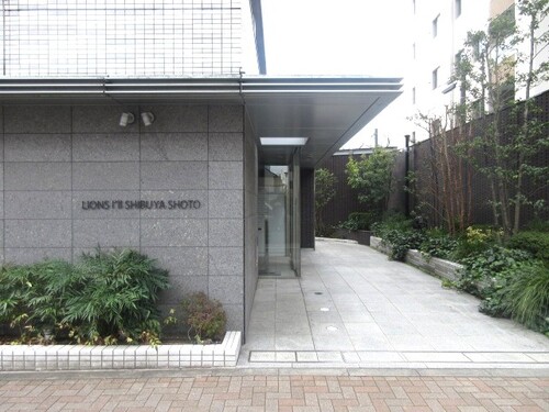 その他　建物銘板