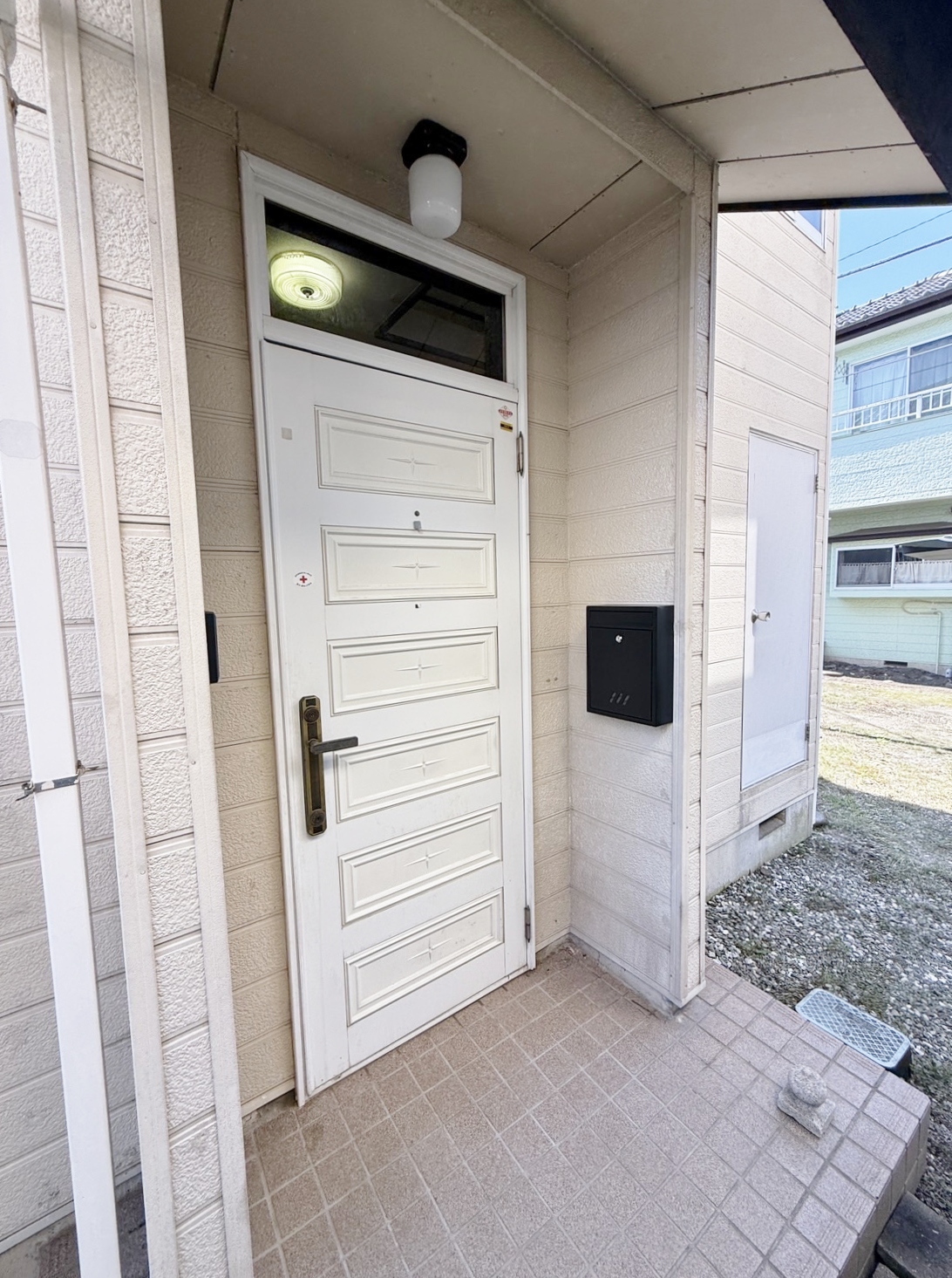 原市賃貸住宅の玄関写真