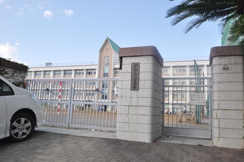 中学校　神戸市立太田中学校（中学校）まで609m