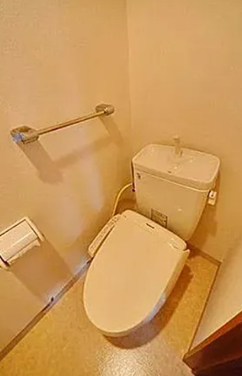 トイレ　別部屋の画像を使用しております。