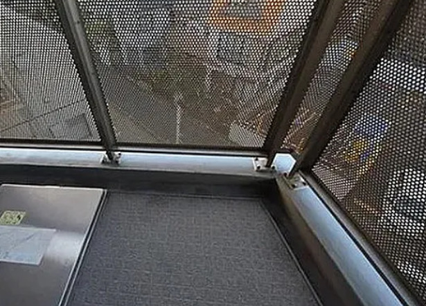 バルコニー　別部屋の画像を使用しております。