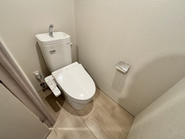 トイレ　※別号室参考写真