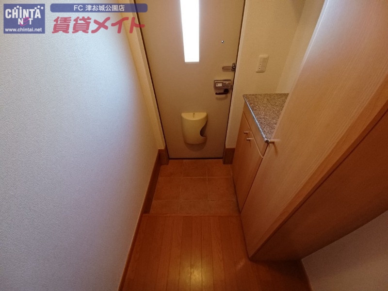 アヴェニール4の玄関写真