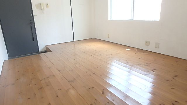 地下鉄谷町線 中崎町駅 徒歩7分 4階建 築52年の居間写真