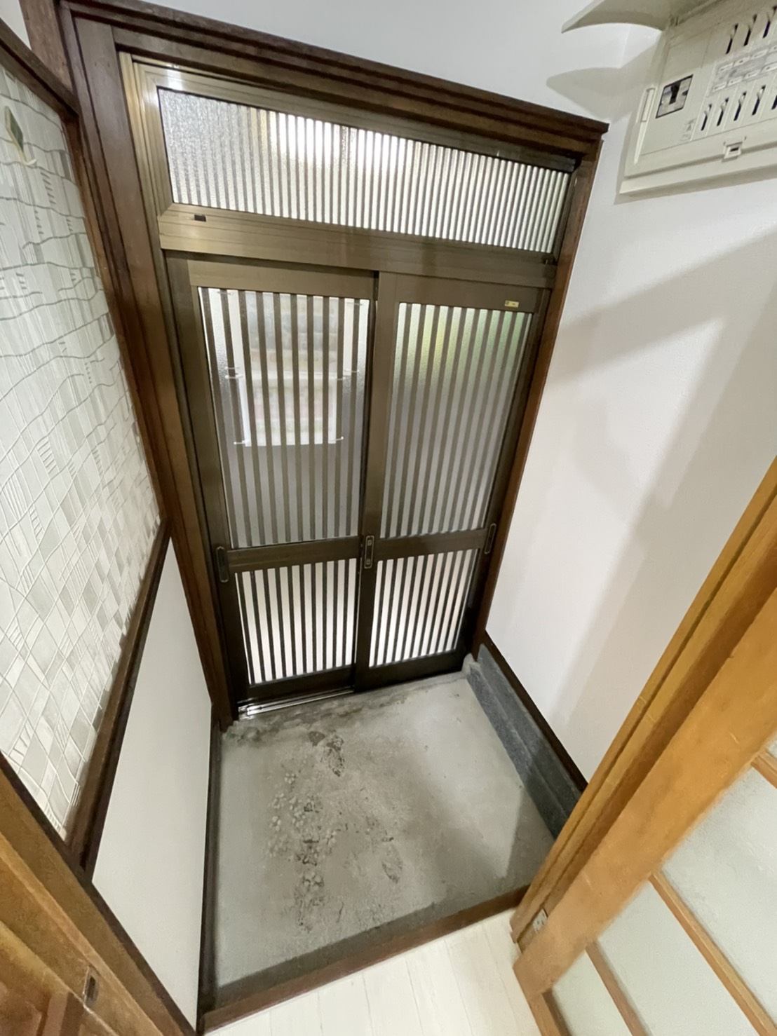 旭が丘3丁目戸建の玄関写真