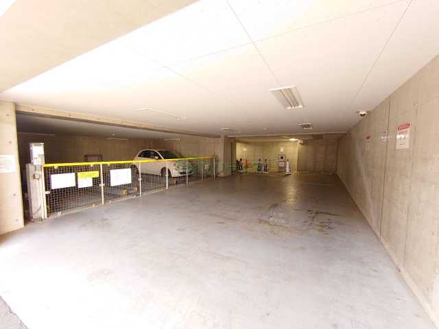 駐車場　リライフ下北沢店