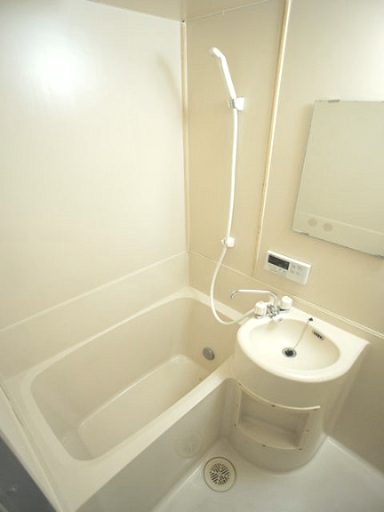 バス・シャワールーム　追い炊き機能付きで、お風呂も簡単です。