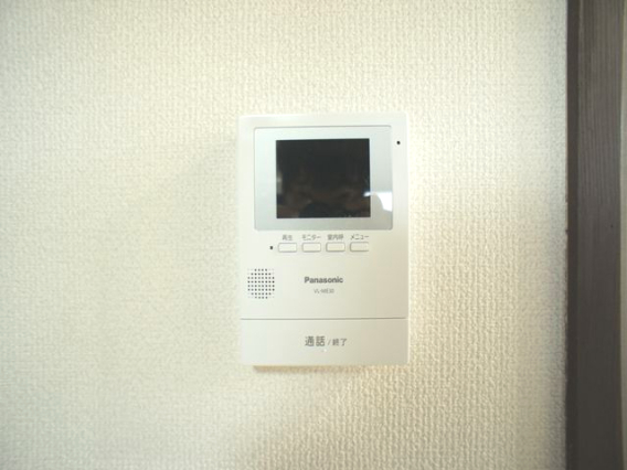 セキュリティ　訪問者の確認ができるTVドアホン付きです♪