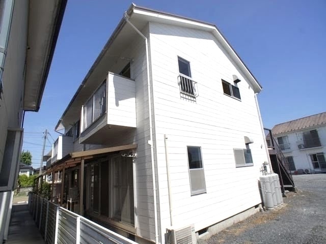建物外観　白を基調とした外観です。