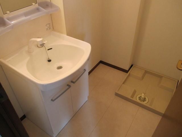 洗面設備　★広い脱衣所です★