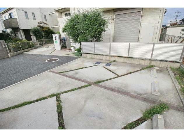 駐車場　駐車場