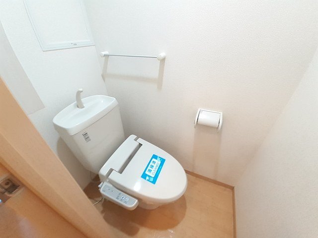 トイレ　落ち着いたトイレです