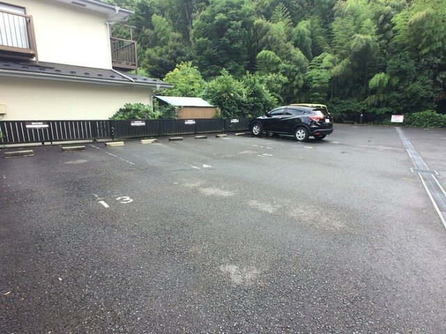 駐車場　敷地内駐車場ございます♪