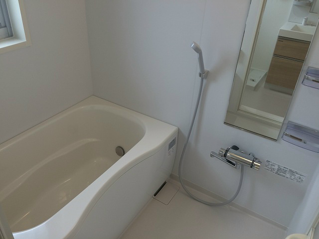 バス・シャワールーム　※別部屋のお写真になります