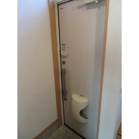 玄関　玄関扉