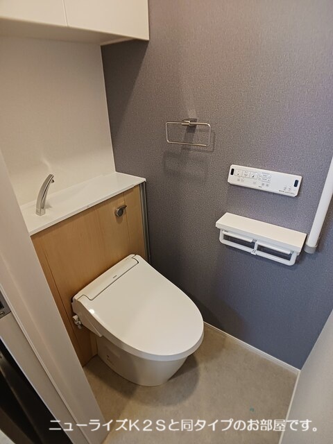 ＪＲ東海道本線 南彦根駅 徒歩26分 2階建 新築のトイレ写真
