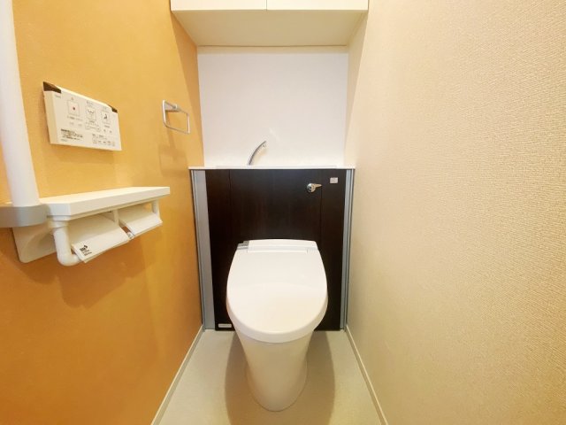 トイレ　別号室の参考写真です。