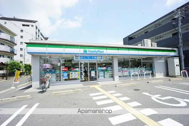 コンビニ　ファミリーマート（コンビニ）まで399m