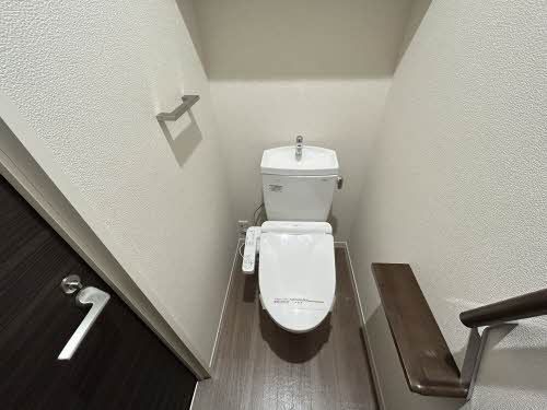 福井鉄道福武線 神明駅 徒歩4分 2階建 築6年のトイレ写真